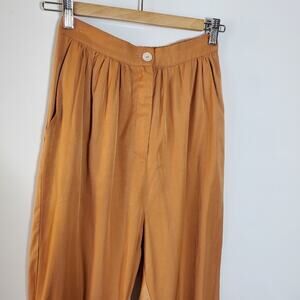 POL satin sheen peated tapered leg pants Size Small Excellent condition